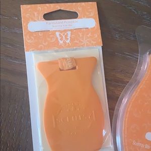 Scentsy Other - Scents Farmstead Pumpkin bundle! Scentsy Other - Scents Farmstead Pumpkin bundle!